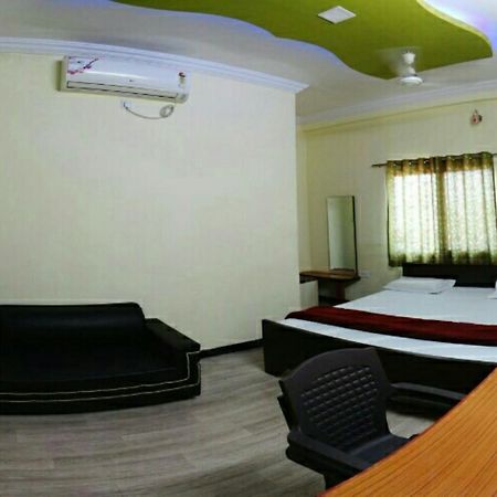 Ganga Palace Hotel Ujjain Esterno foto