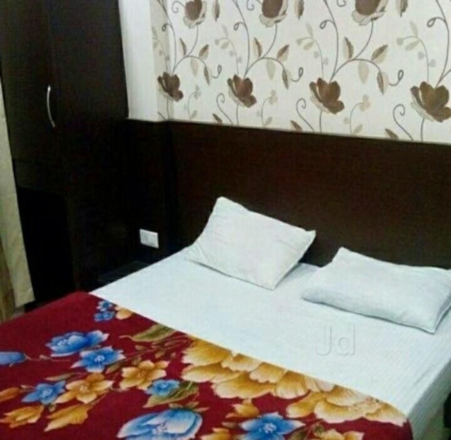Ganga Palace Hotel Ujjain Esterno foto