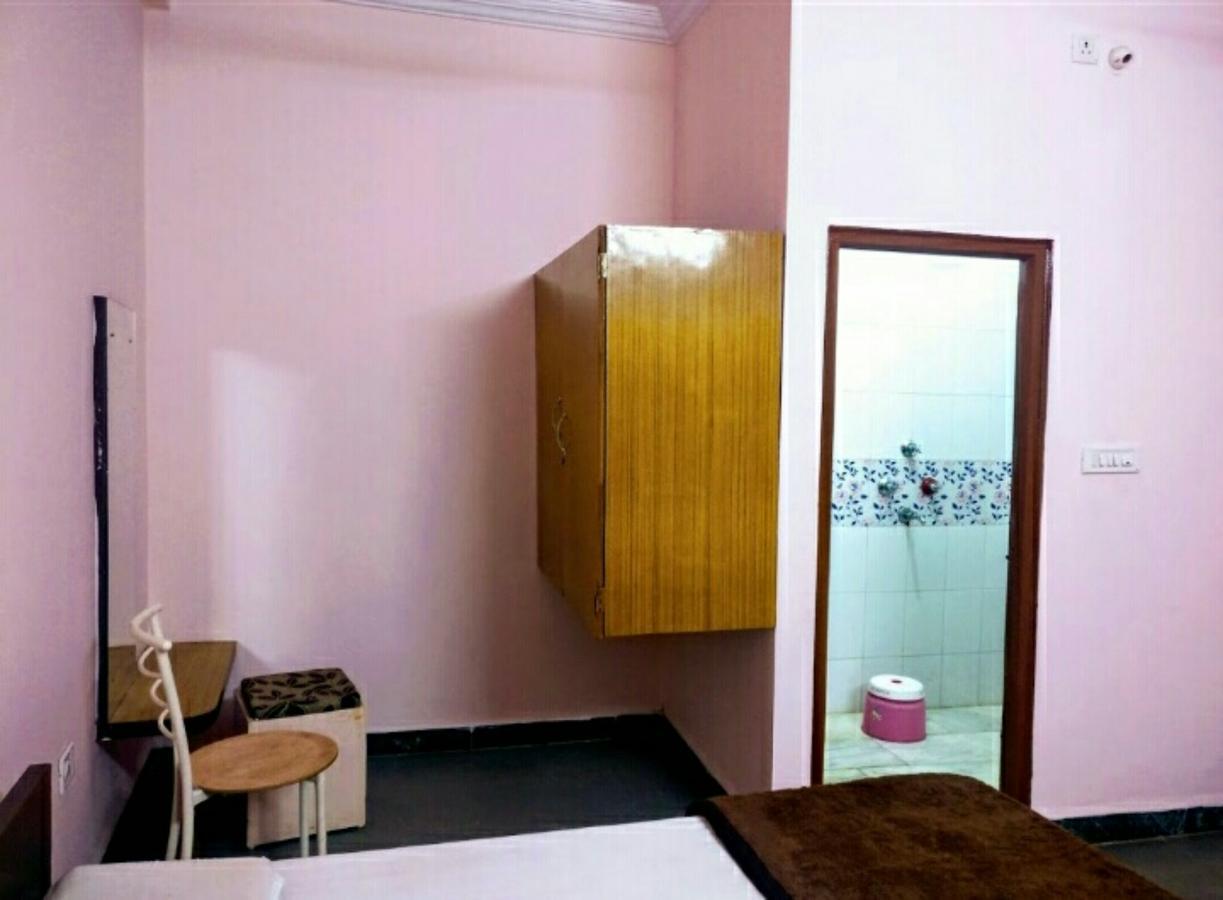 Ganga Palace Hotel Ujjain Esterno foto