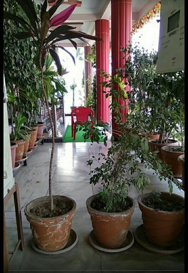 Ganga Palace Hotel Ujjain Esterno foto