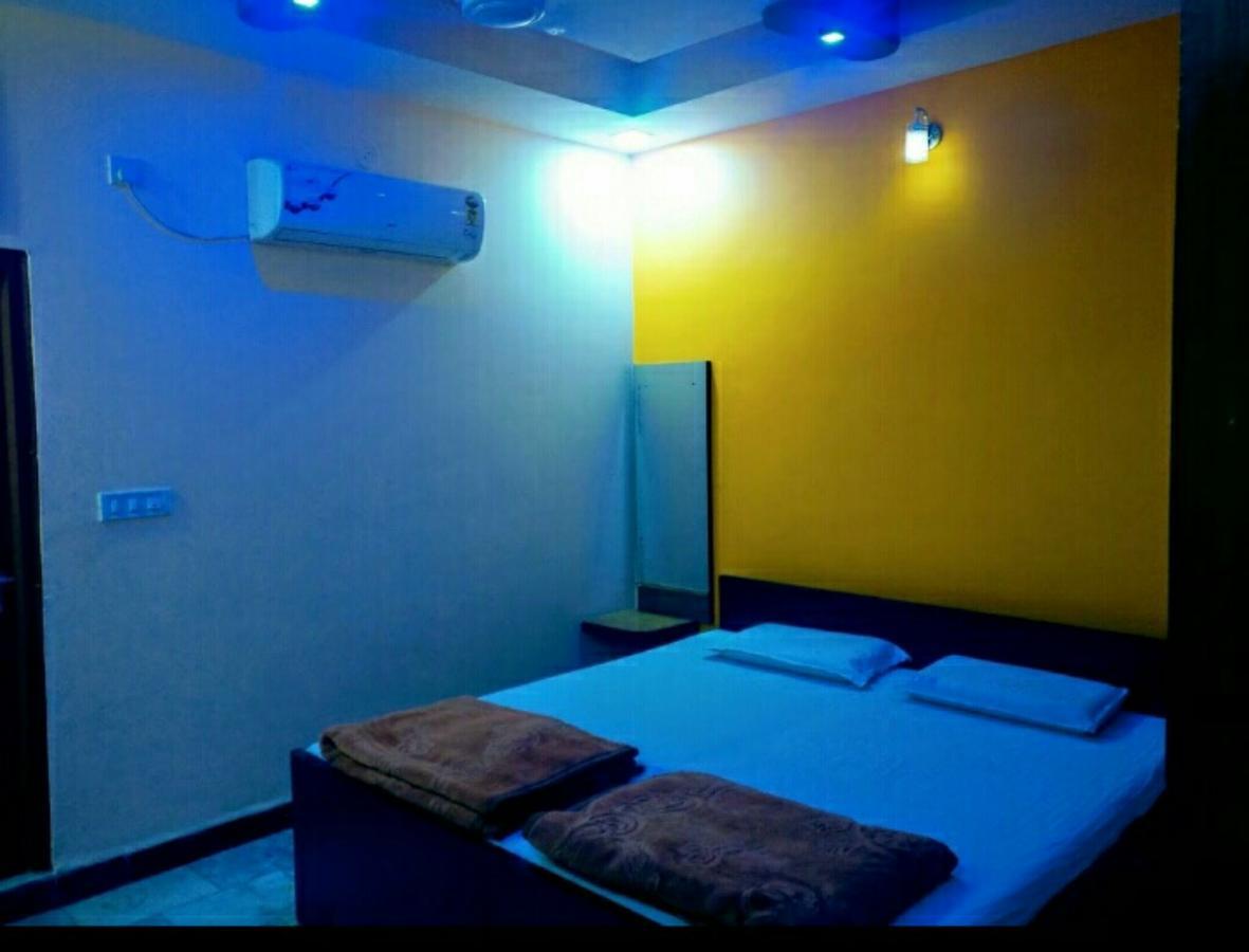 Ganga Palace Hotel Ujjain Esterno foto