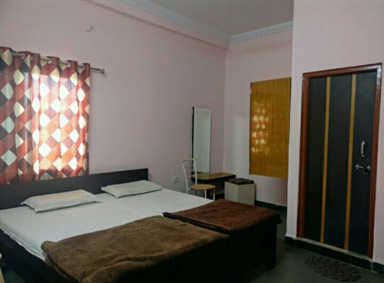 Ganga Palace Hotel Ujjain Esterno foto